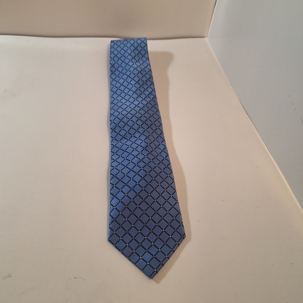 Nautica Silk Men's Woven Tie Blue Black White Geometric Pattern Pointed Style